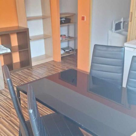 Lacne Ubytovanie Piestany Exteriör bild